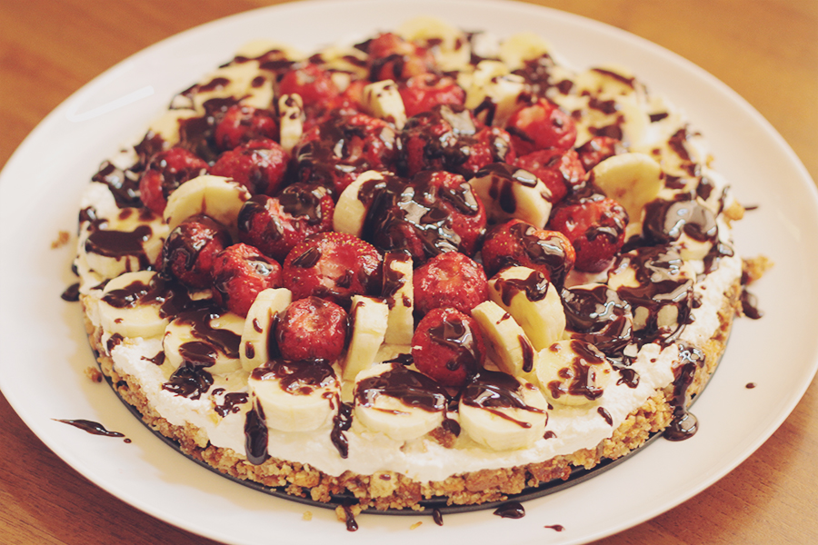 chocolate_covered_fruit_no_bake_cheesecake
