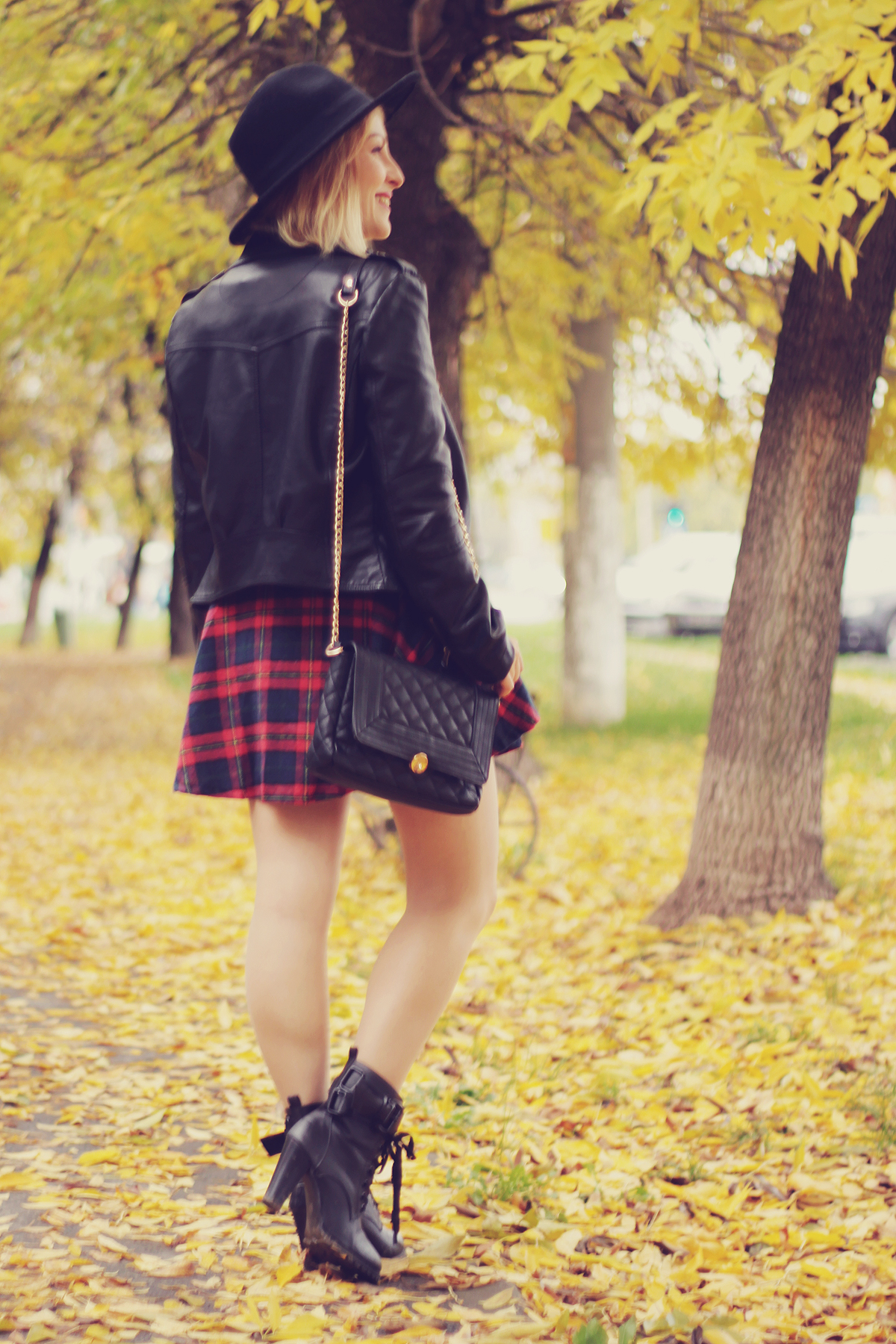 fall outfit red tartan