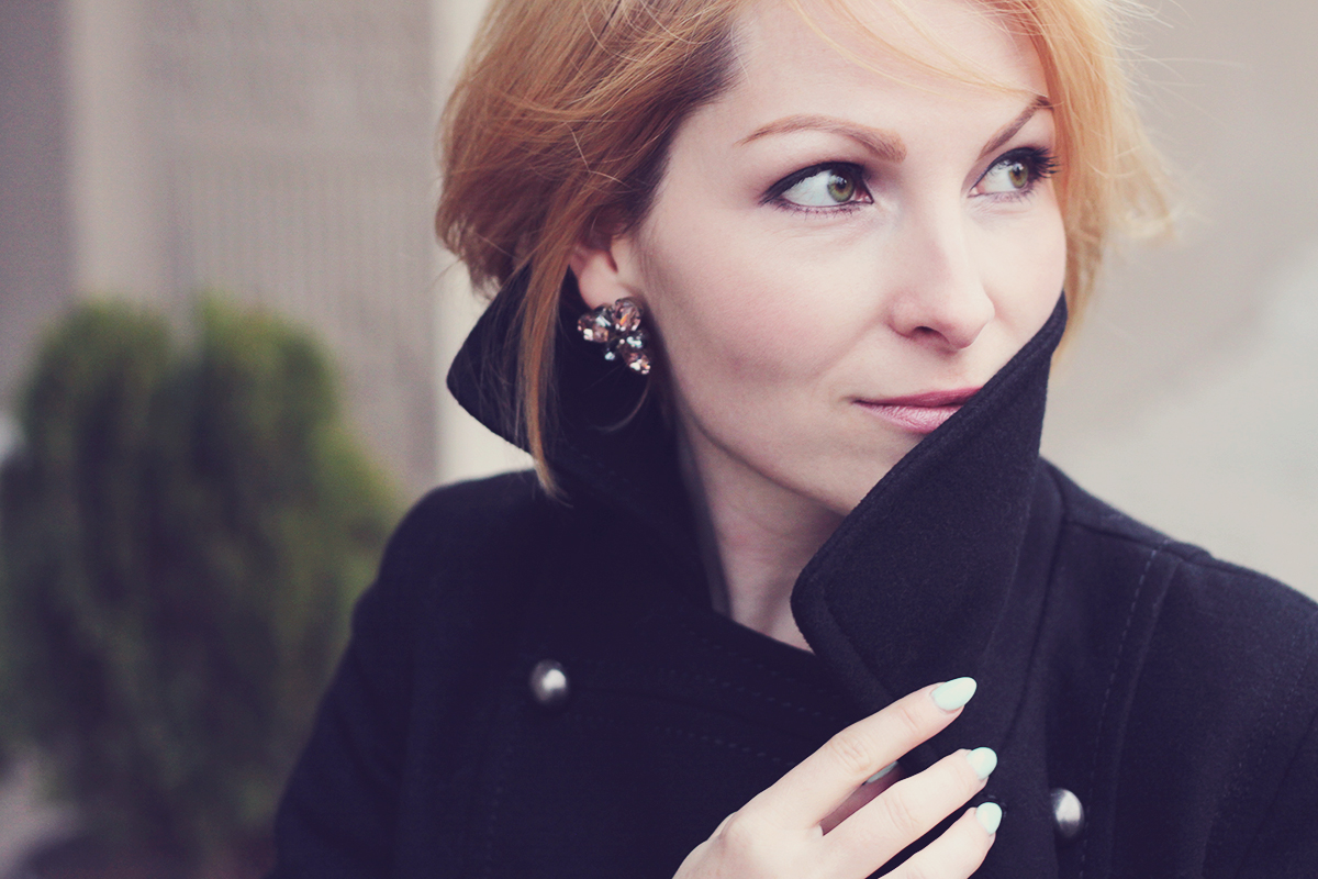 holiday look-black coat and swarovski earrings with frosted lips