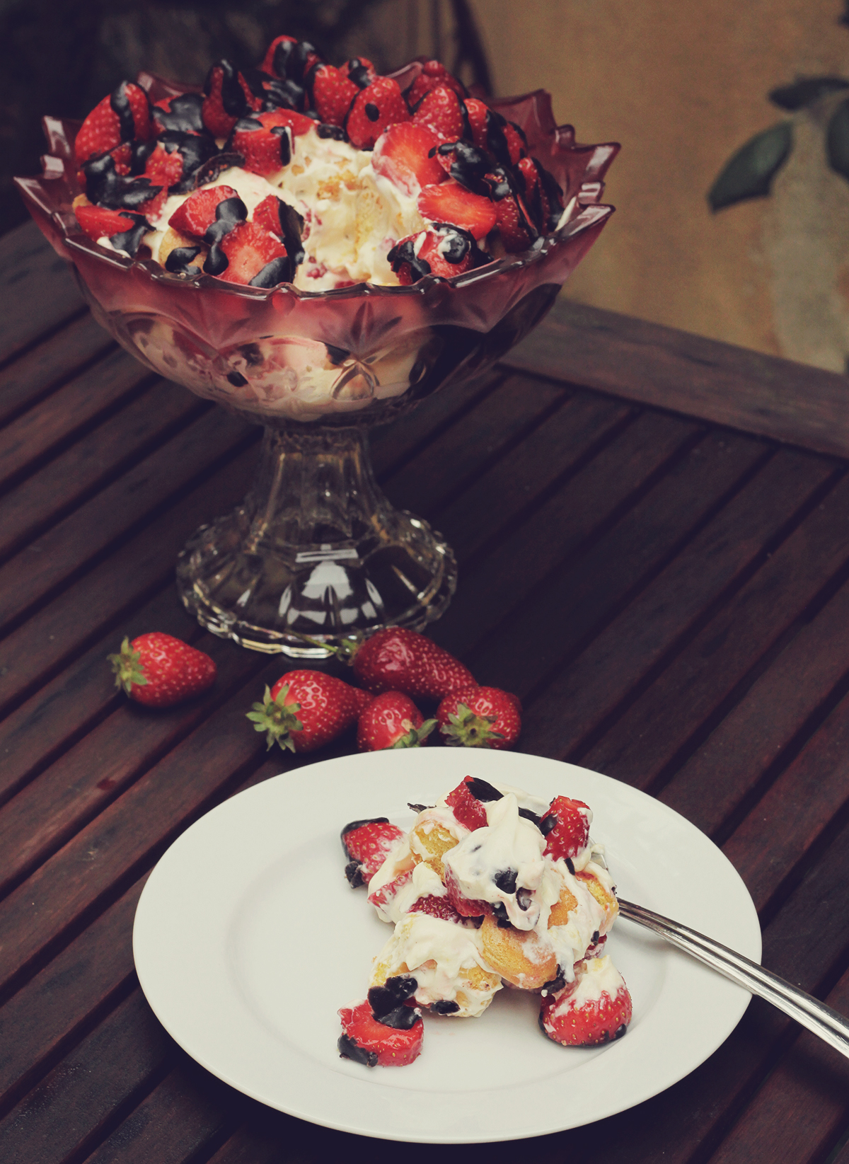 delicious mascarpone cream and strawberries dessert