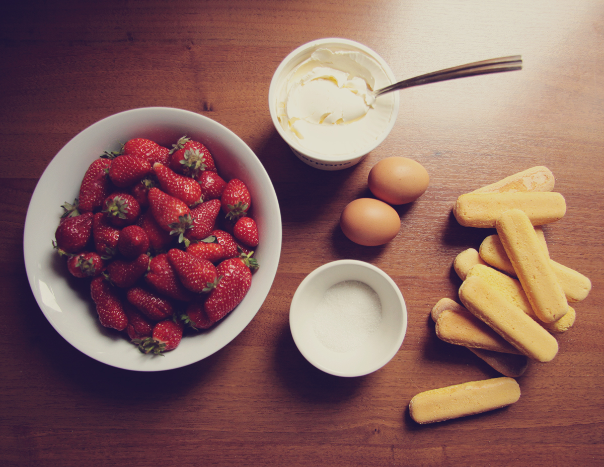 mascarpone cream and strawberries dessert ingredients