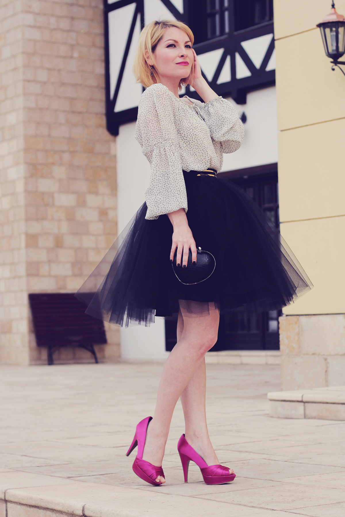 the tulle skirt and pink pumps_3