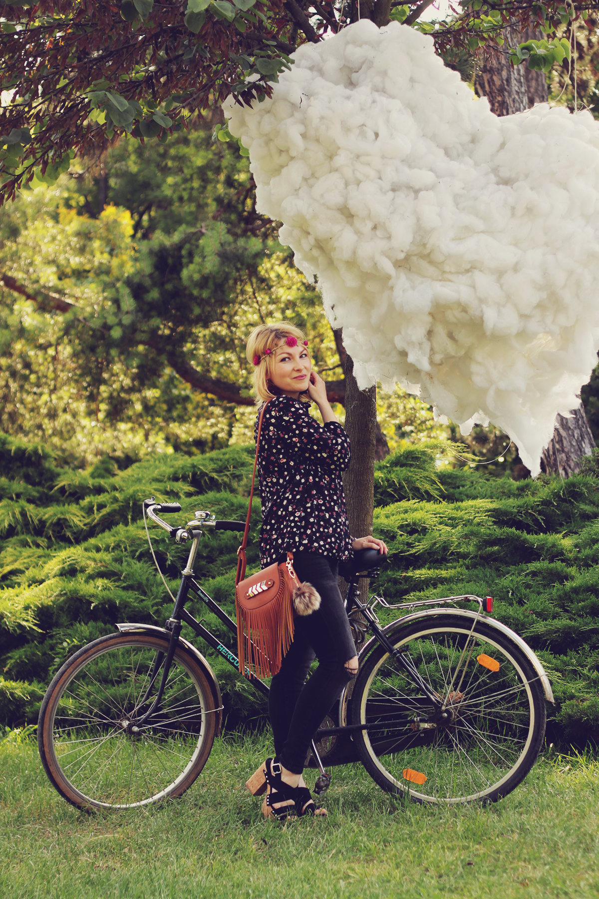 festival look_fringes and flowers and my bike