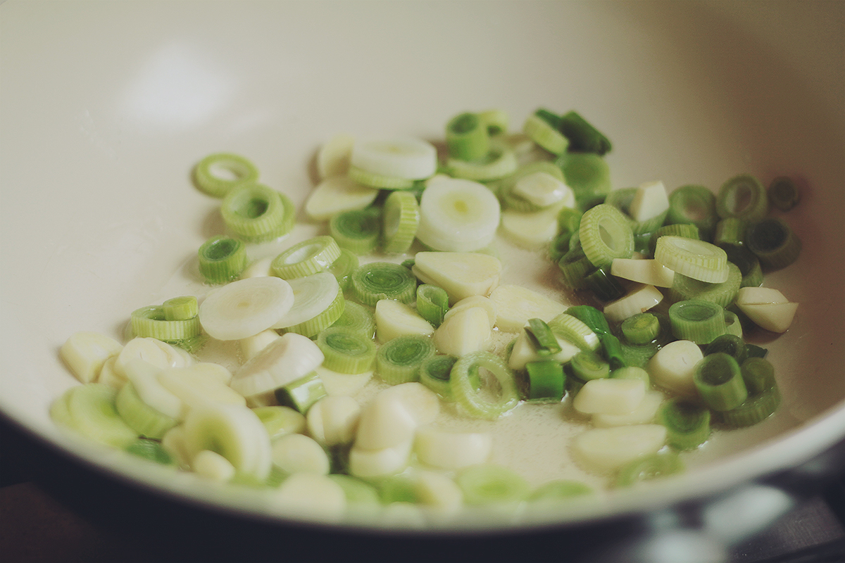 garlic and leek simmering