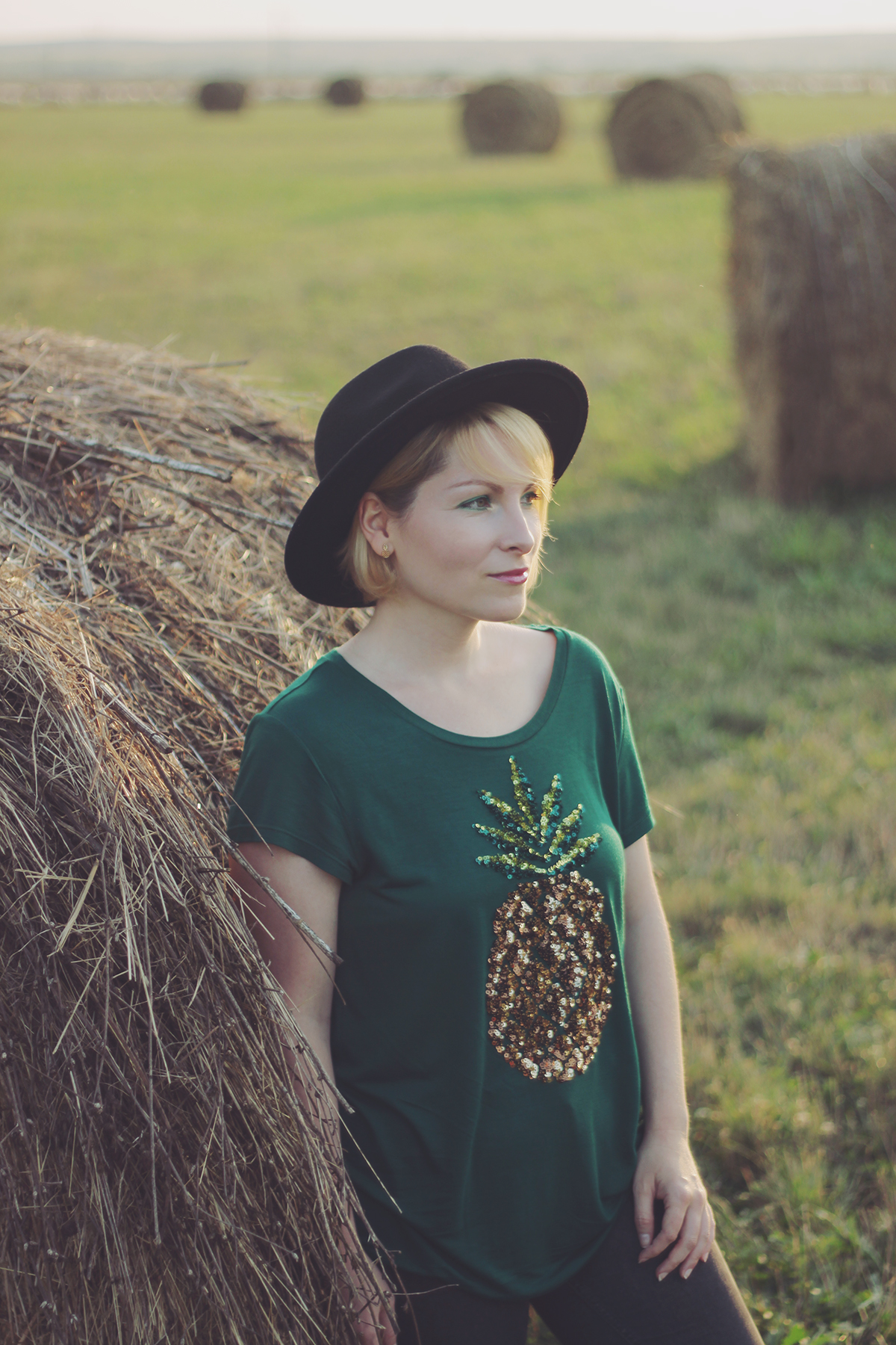 pineapple t-shirt and hat