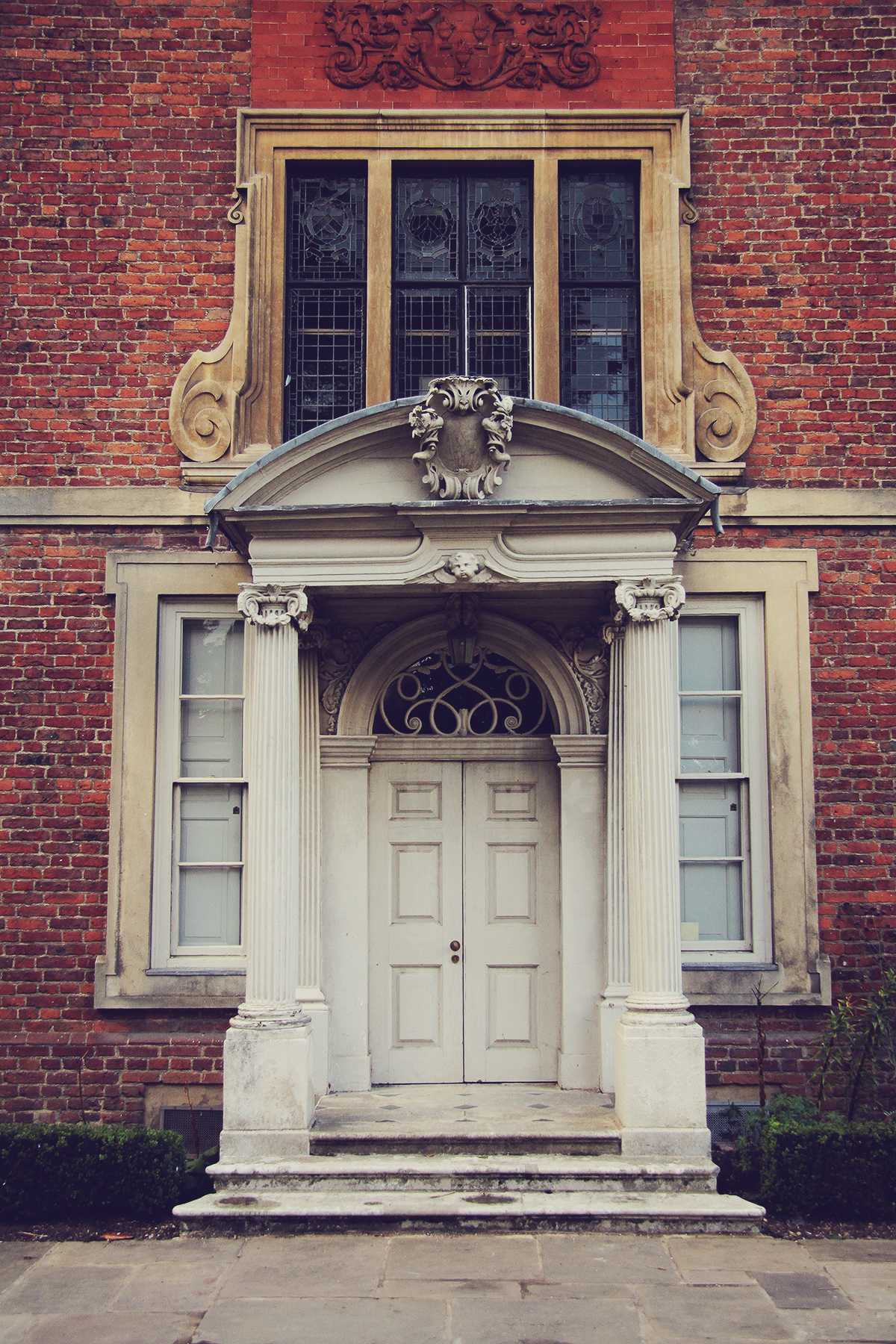 london-beautiful-door-at-forty-hall