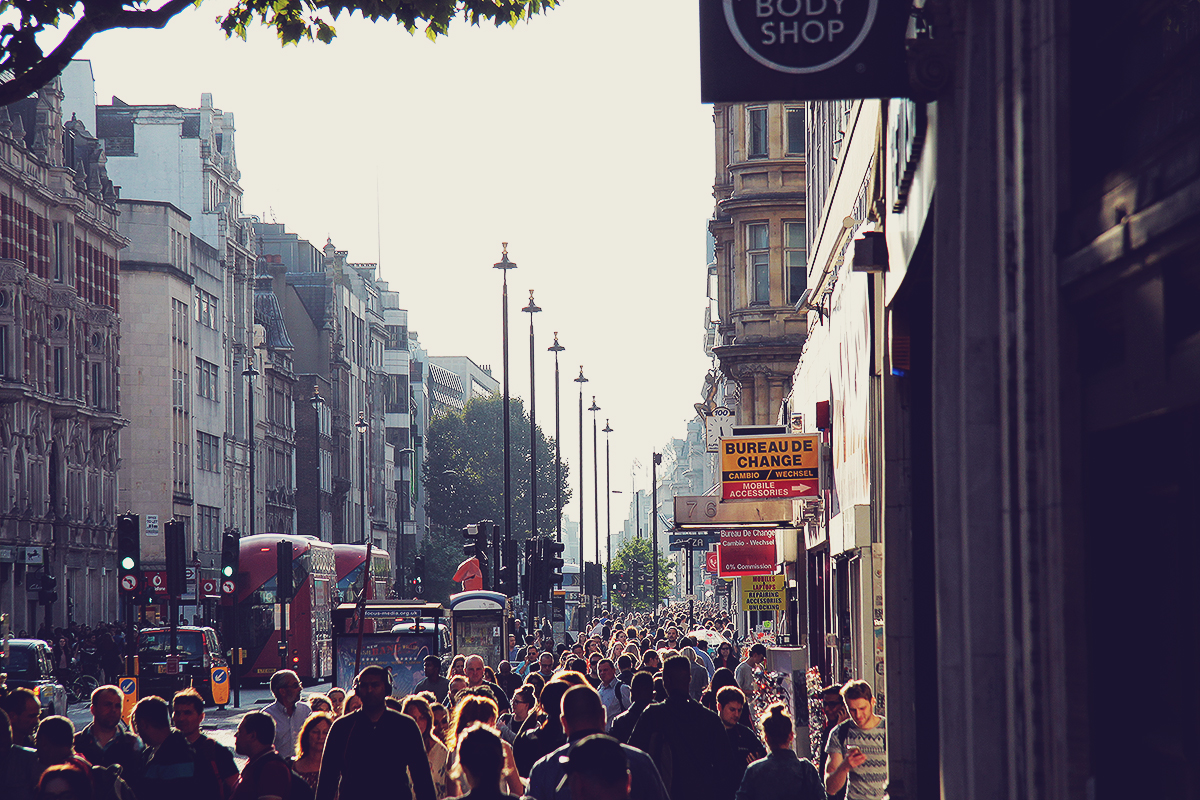 london-busy-oxford-street