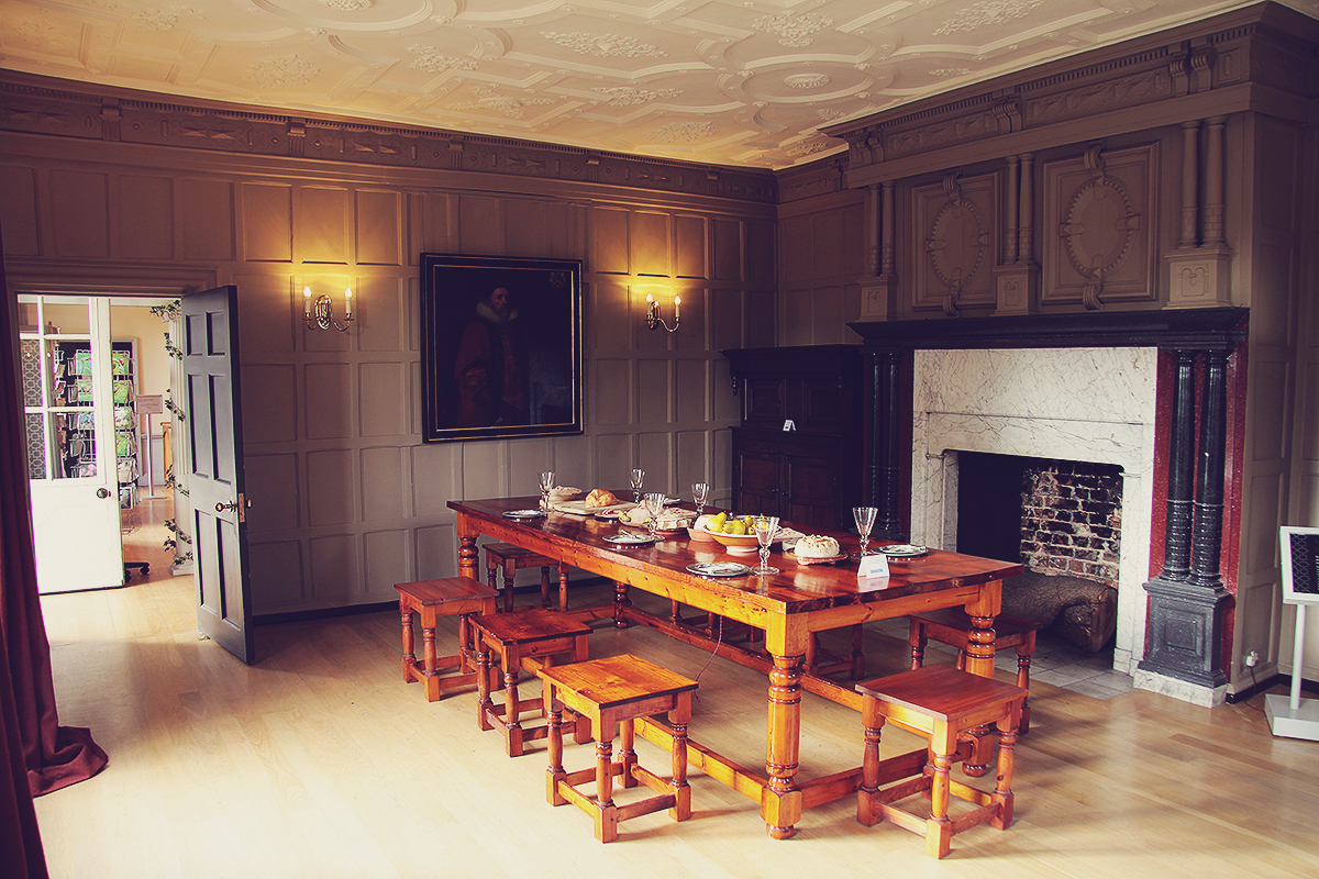 london-dining-room-at-forty-hall