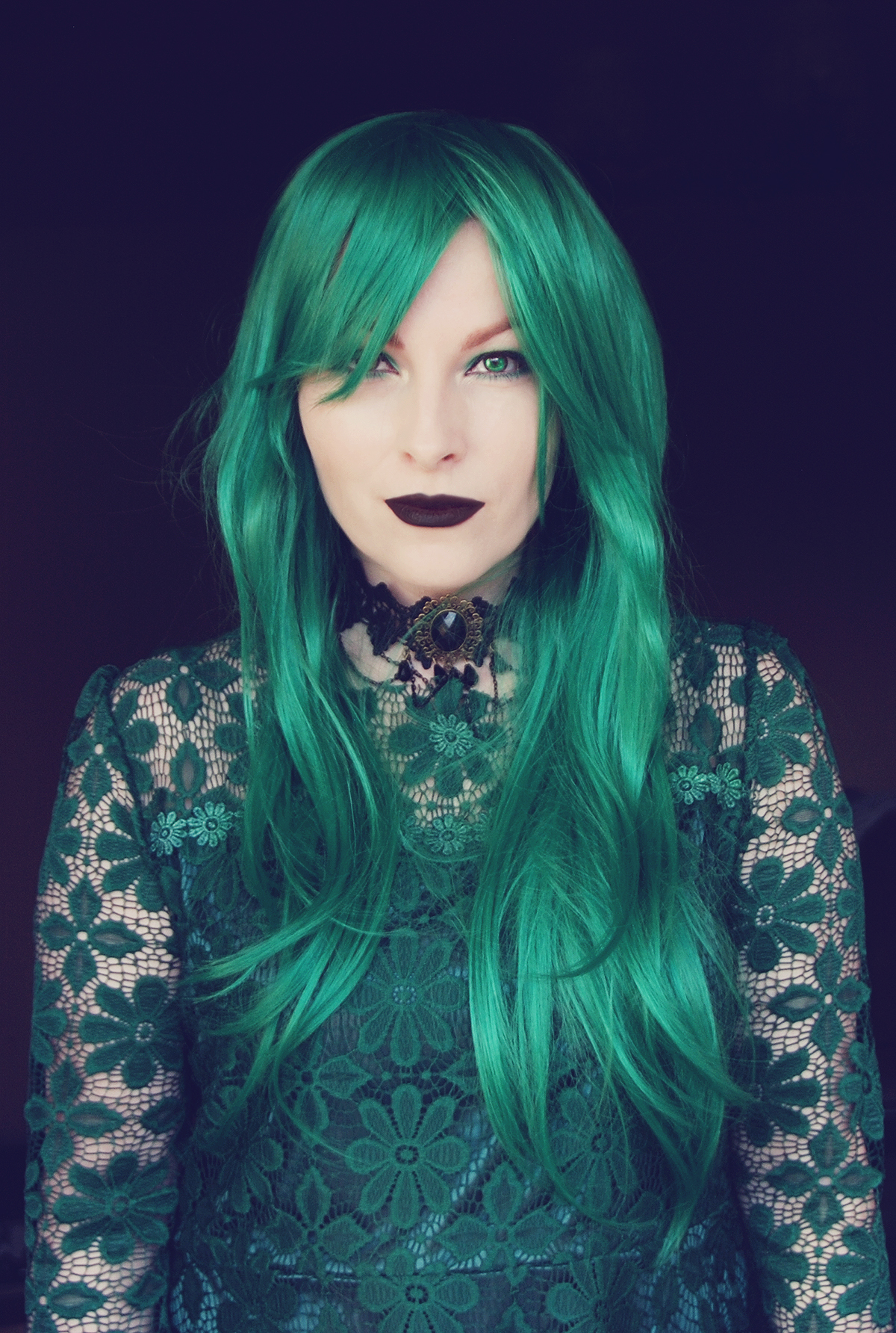 dresslily-emerald-green-lace-blouse-and-emerald-green-wig