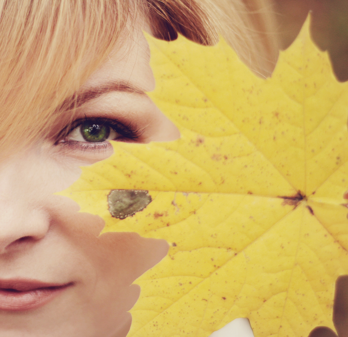 portrait-with-autumn-leaf