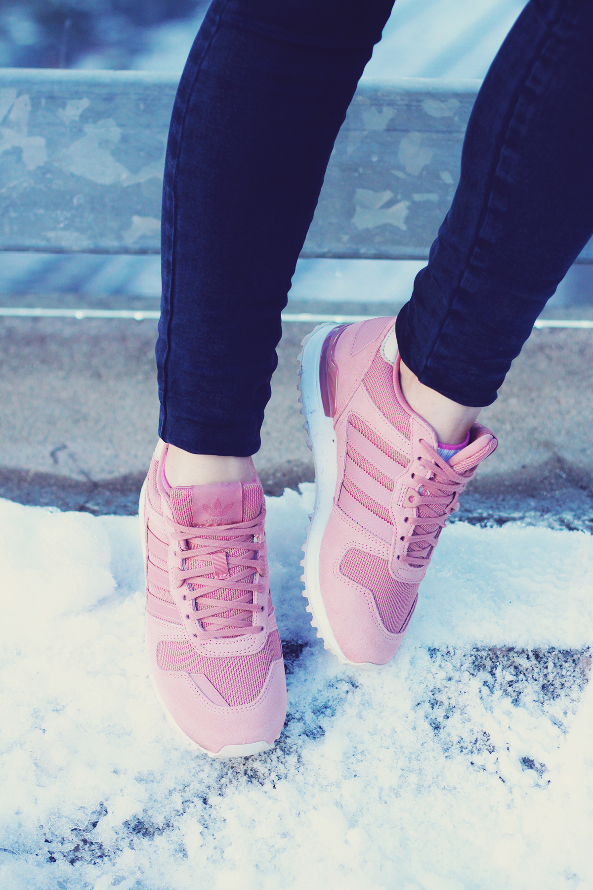 winter fashion, pink adidas originals, jeans, urban landscape, Vienna, snow