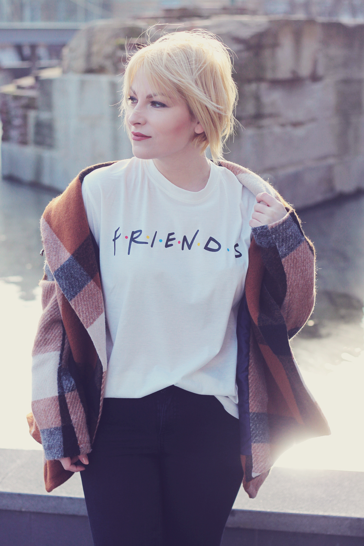 Friends t-shirt, plaid coat, jeans, short blonde bob, winter, spring, spring fashion, street style, casual