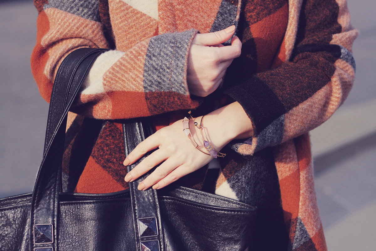plaid coat, Marc Jacobs tote bag, office look, dapper, metallic bracelets with stones, nude nails