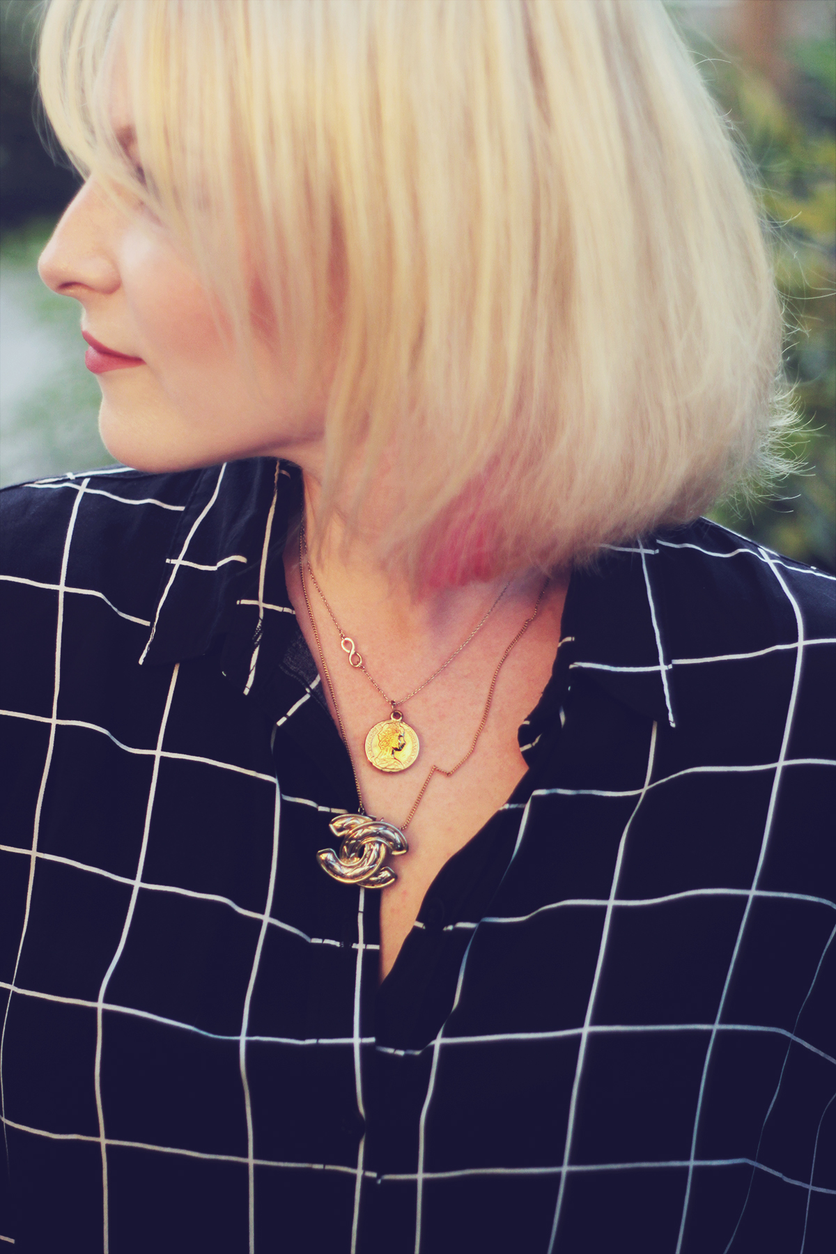 casual look, back to school, oversized checked shirt, round pendant necklace, chanel pendant necklace, blonde bob with pink highlight