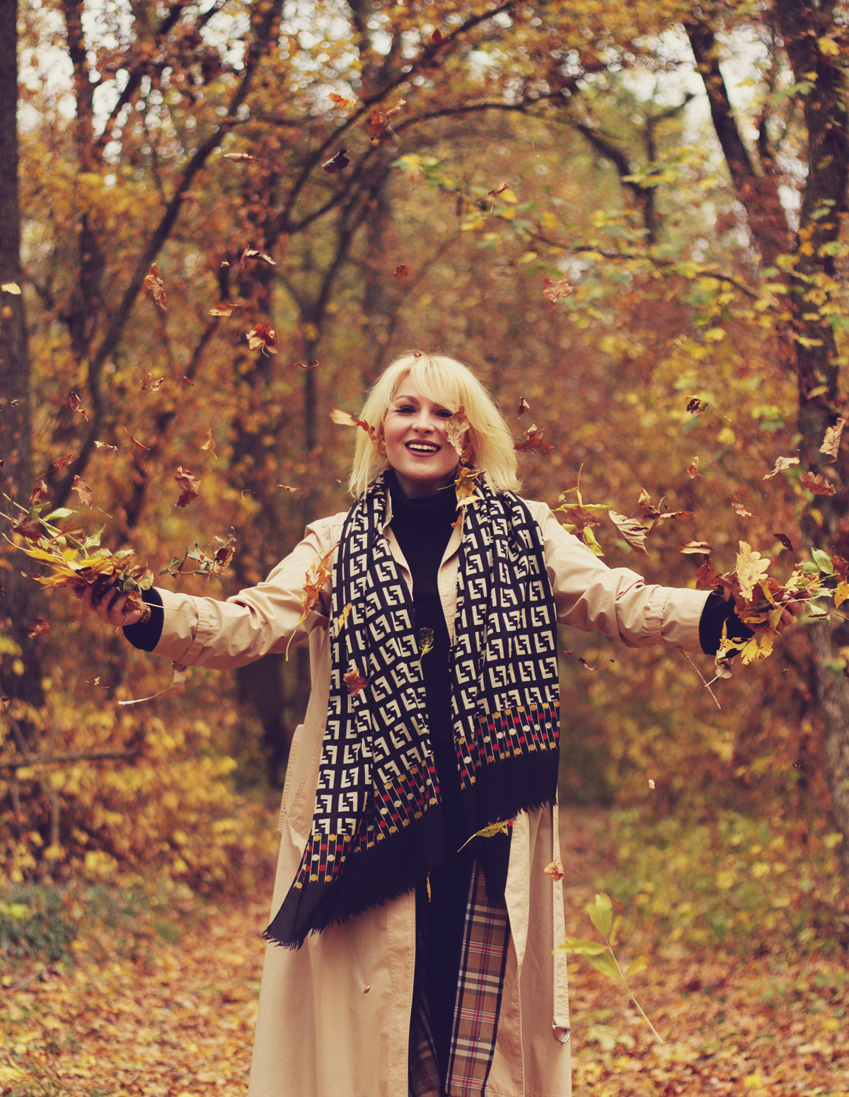 fendi scarf, long trench coat, autumn look, autumn, fall fashion, into the woods, leafs blowing in the air