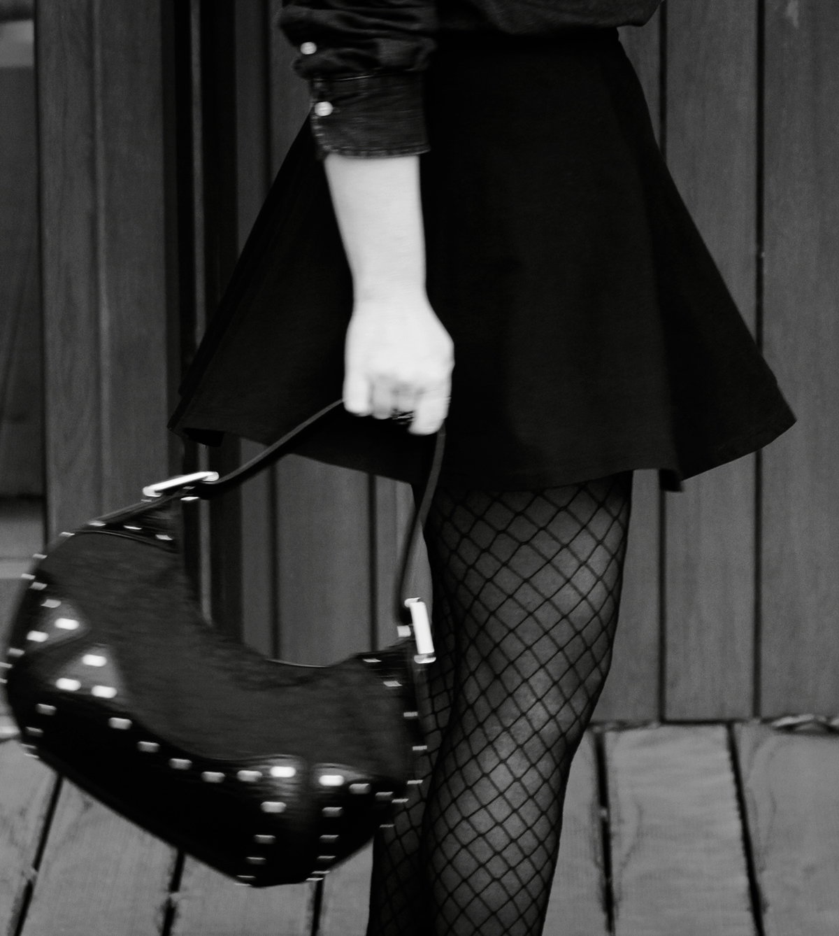 witch look, witch in the office, all black, fishnet stockings, donna karan bag, black skirt