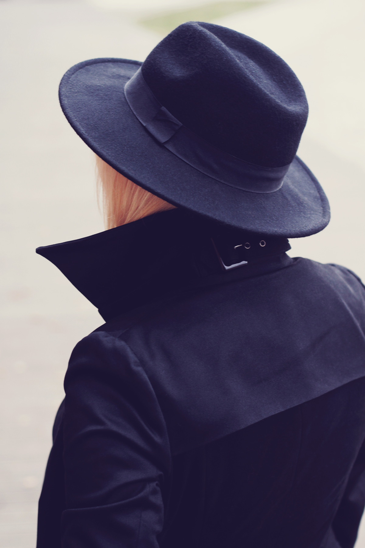 witch look, witch in the office, all black, black trench coat, black hat
