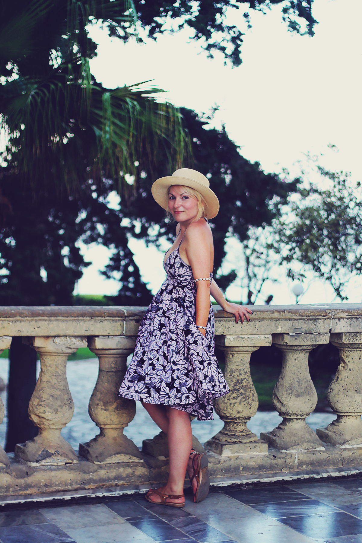 Corfu Town, travel post, travel style, Summer style, floral dress, flat sandals, shell bracelets, straw hat