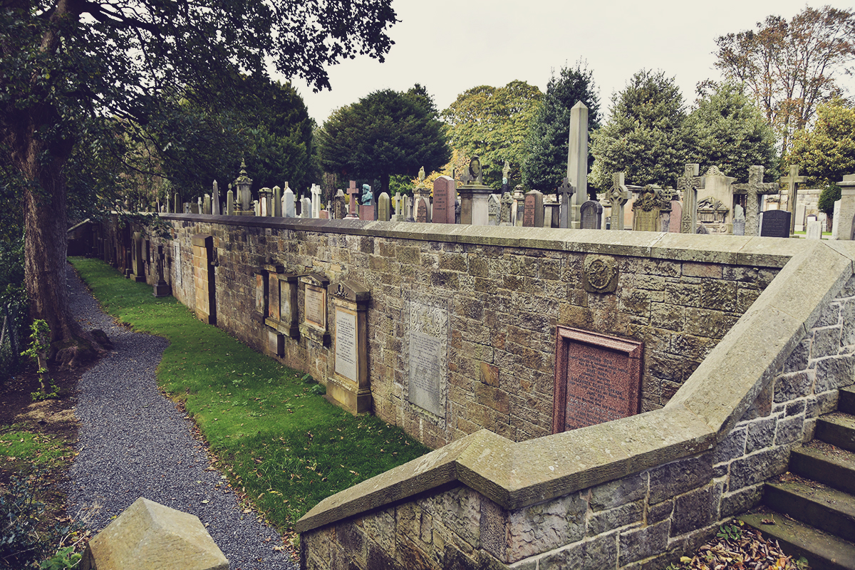 cemetery in Dean Village, Edinburgh travel post