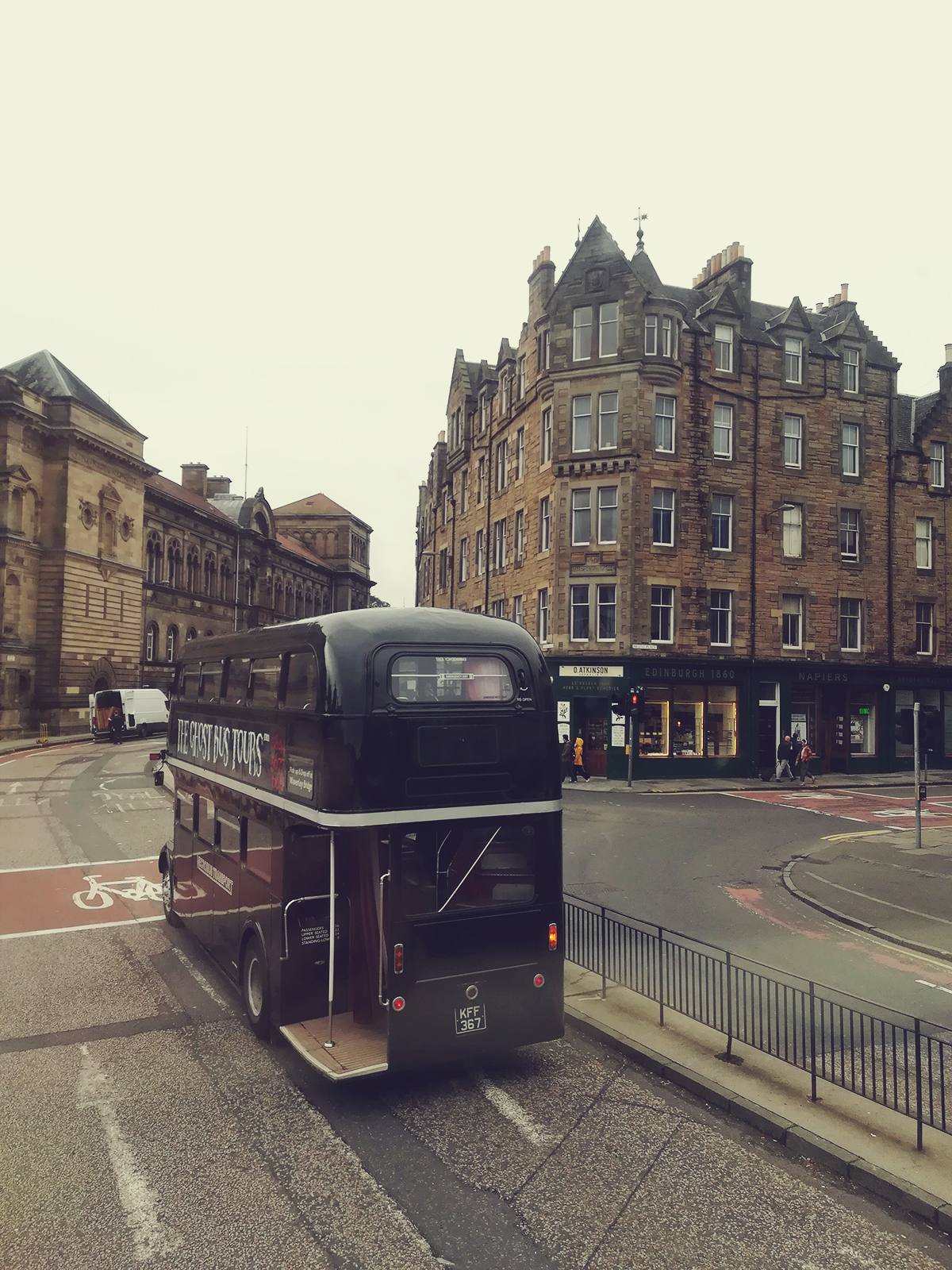 Edinburgh double decker bus, Edinburgh travel post