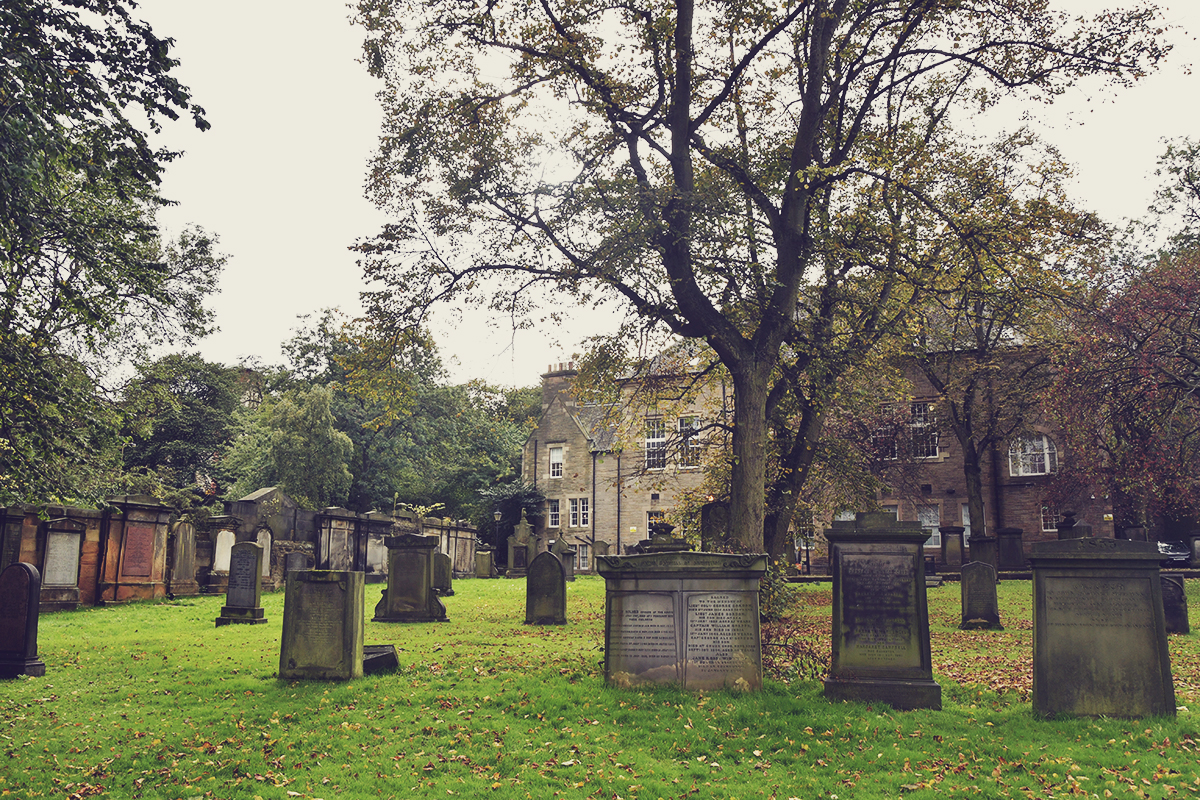 Edinburgh travel post, Edinburgh old cemetery