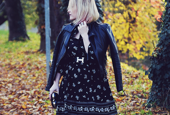 fall look, fall fashion, autumn look, black floral dress, faux leather jacket, Hermes belt, heart shaped clutch bag, all black