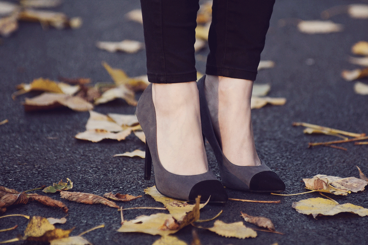 autumn look, classic heels