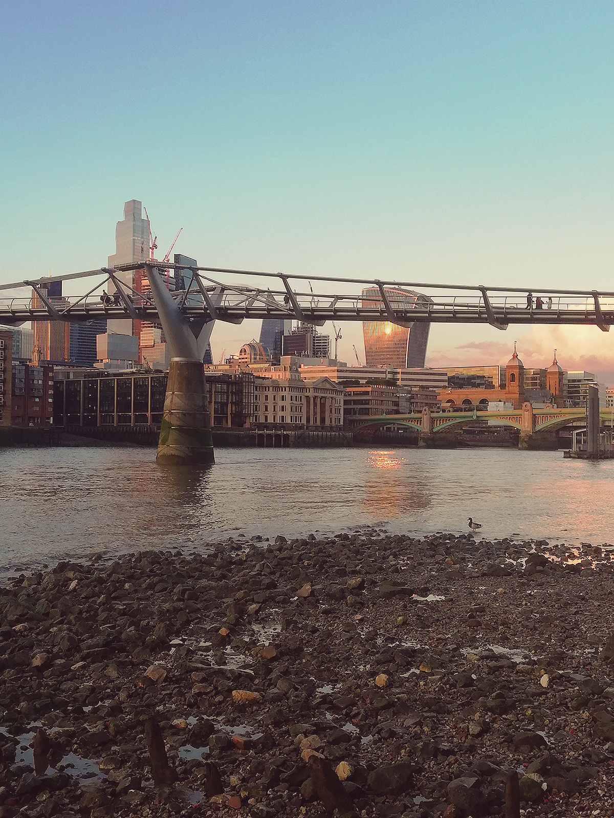 London, Millenium Bridge